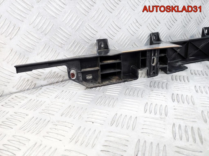 Панель передняя центральная Opel Astra J 13264478
