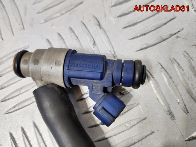 Форсунка инжекторная VW Golf 4 2,0 AZJ 06A906031AC