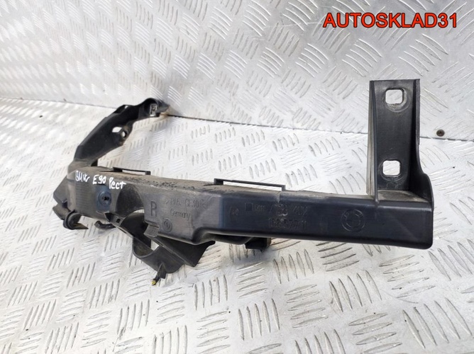 Кронштейн фары правый BMW E90 51117138402