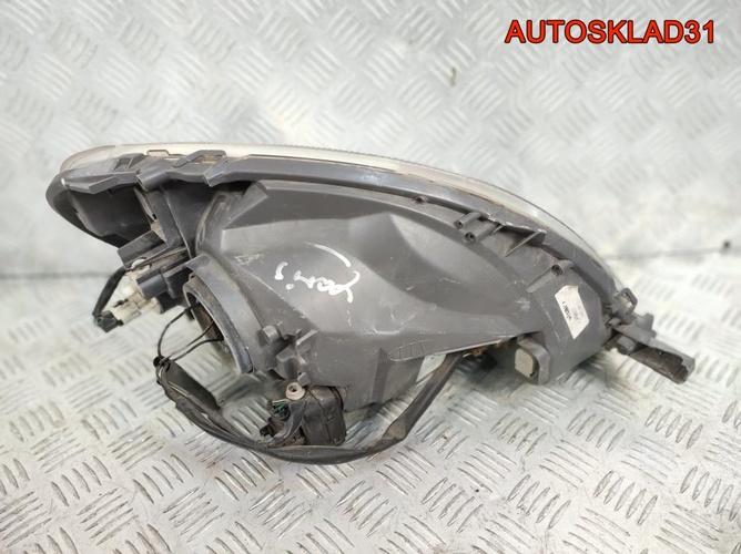 Фара левая Toyota Yaris 811700D080 Рестайлинг