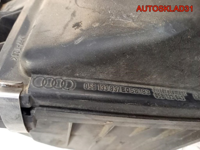 Корпус воздушного фильтра Audi A4 B5 058133837E