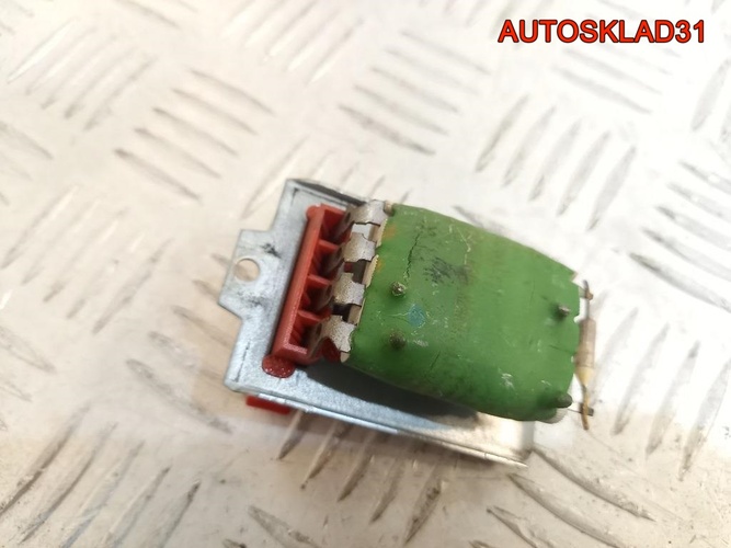 Резистор отопителя Volkswagen Passat B5 8D0959263