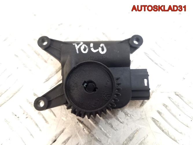 Моторчик заслонки отопителя VW Polo 4 0132801357