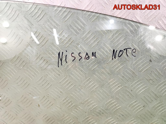 Стекло двери передней правой Nissan Note E11