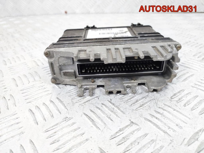 Блок ЭБУ Vоlkswаgen Gоlf 3 1,6 AEE 032906030R