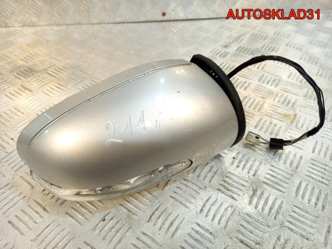 Зеркало правое Mercedes Benz W211 A2038107293