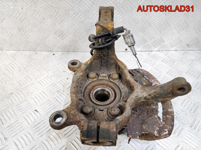 Кулак поворотный передний правый Nissan Qashqai 1