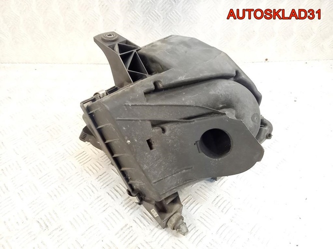 Корпус воздушного фильтра Audi A6 C5 4B0133837F