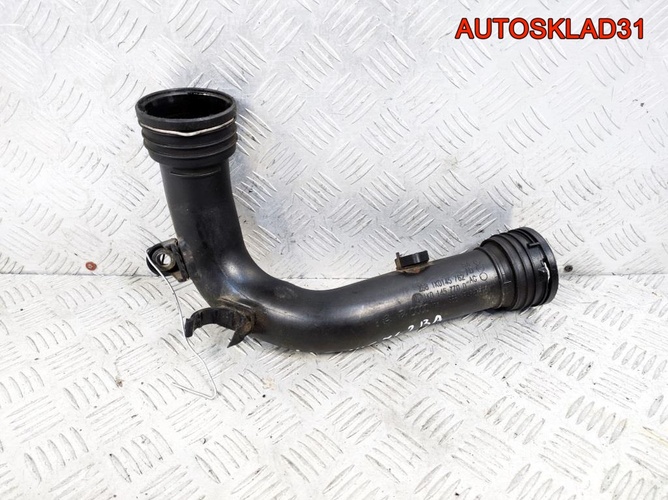 Патрубок интеркулера VW Passat B6 1K0145762BA