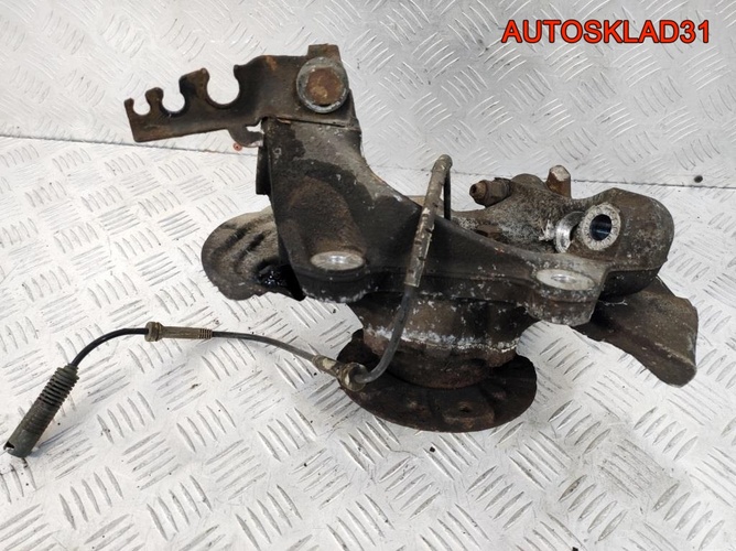 Кулак поворотный перед левый BMW E90 31216764443