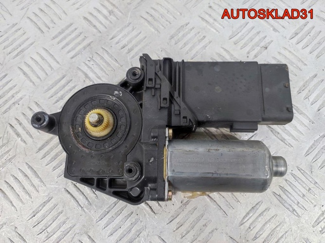Моторчик стеклоподъёмника VW Passat B5 0130821694