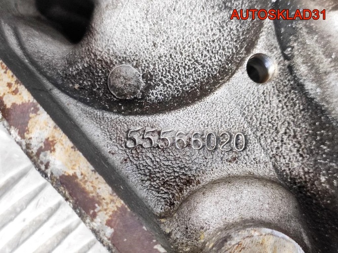 Кронштейн двигателя правый Opel Insignia 55566020
