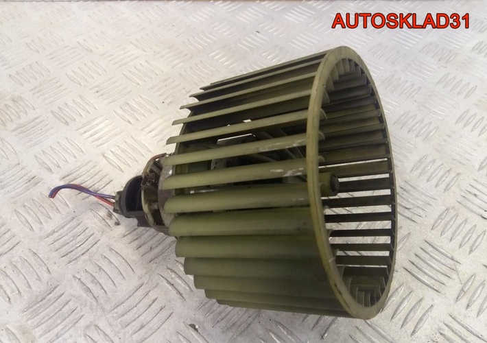 Моторчик отопителя Audi A6 C4 0130111162
