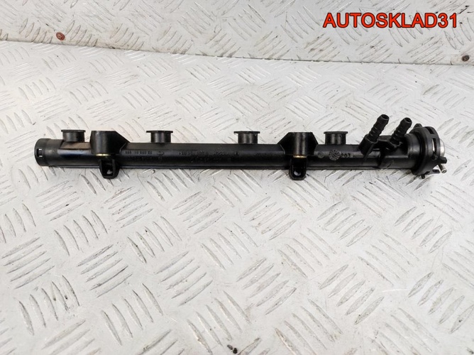 Рейка топливная VW Golf 3 1.4 AEX 030133319G