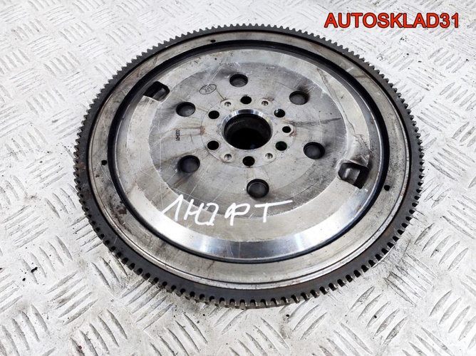 Маховика Opel Astra J 55565495 дефект люфт