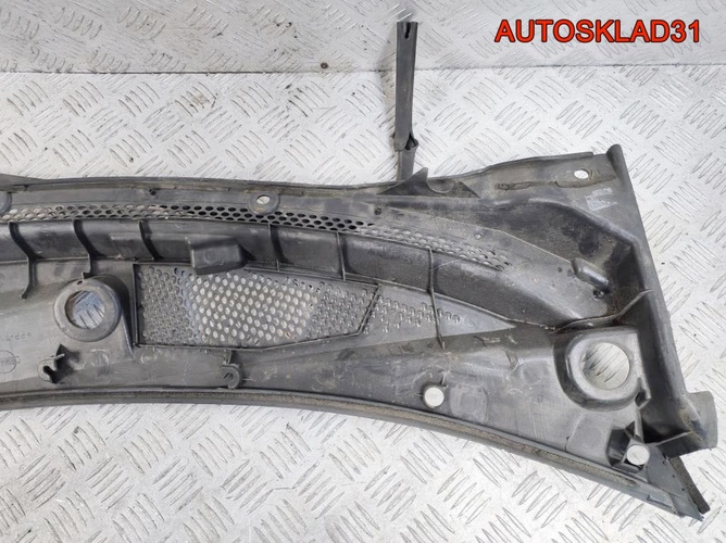 Решетка стеклоочистителя Nissan Primera 66863AU310