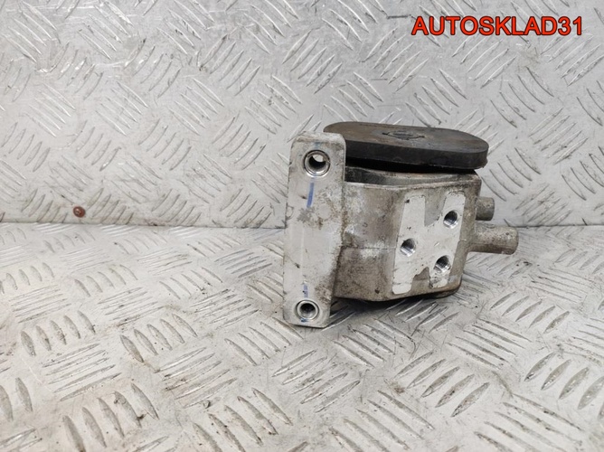 Опора двигателя левая Hyundai Getz 218351C250