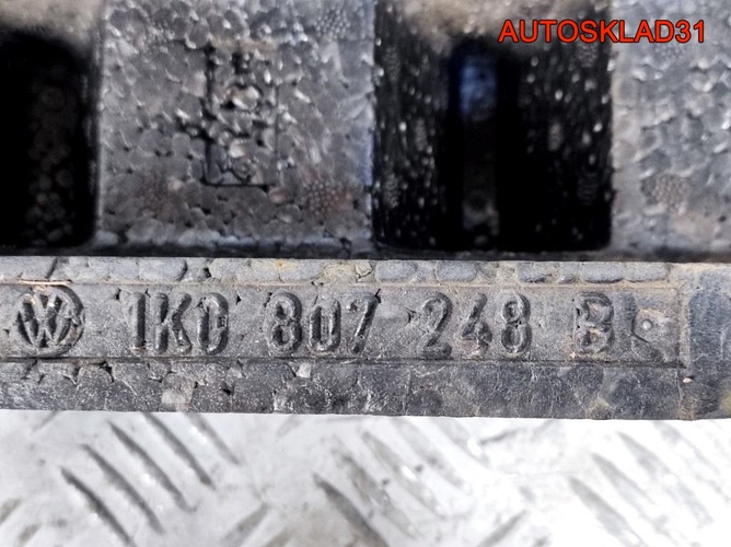 Усилитель переднего бампера VW Golf 5 1K0807109C