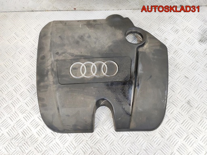 Накладка декоративная Audi A3 8L 06A103925AR