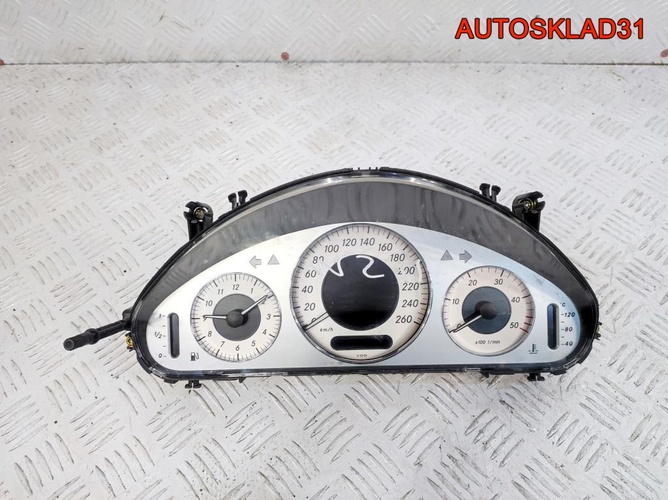 Панель приборов Mercedes Benz W211 A2115407411