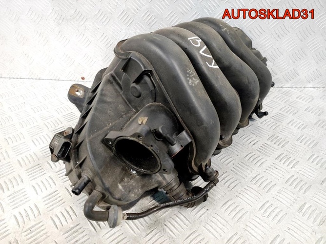 Коллектор впускной VW Passat B6 2.0 BVY 06F133210P
