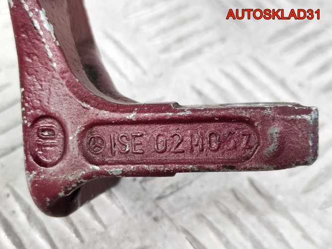 Петля двери передней левой верхняя Mercedes W203