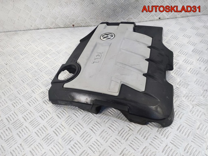 Накладка декоративная VW Passat B6 03L103925AP
