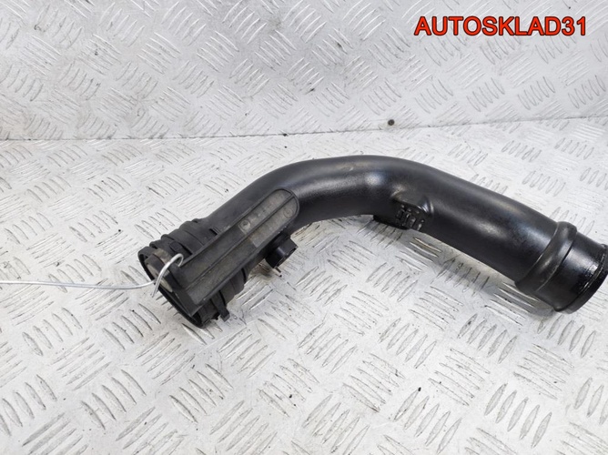Патрубок интеркулера VW Passat B6 3C0145770H