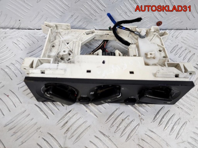 Блок управления печкой Mitsubishi Carisma MR500529