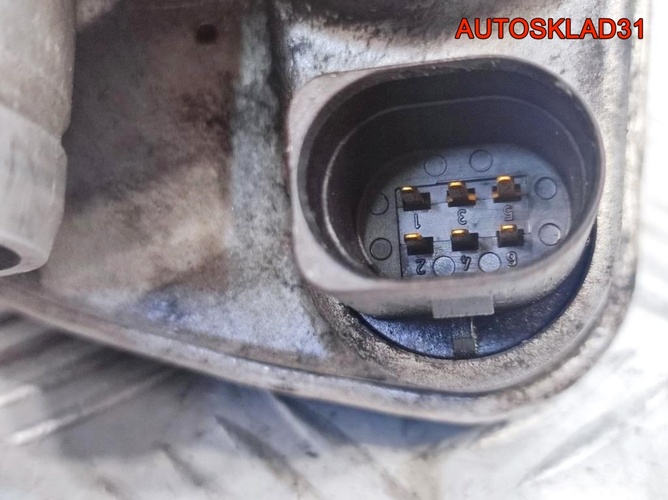 Заслонка дроссельная VW Touran 2,0 BSX 06A133062AD