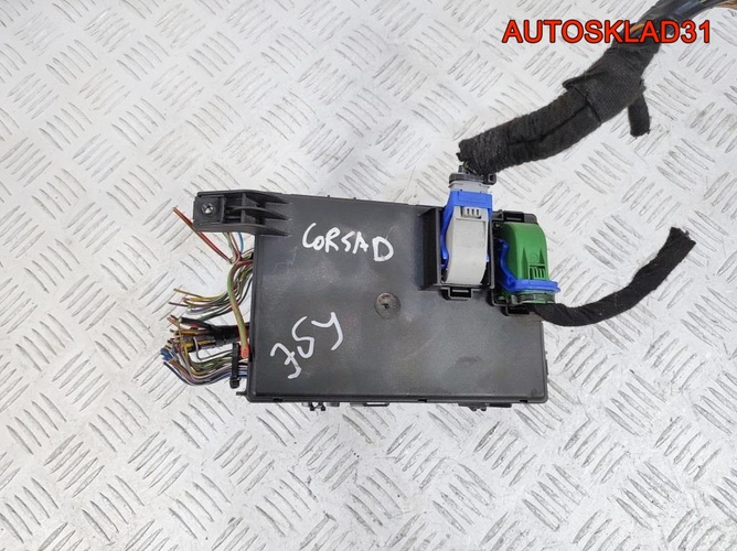 Блок предохранителей салона Opel Corsa D 13142240