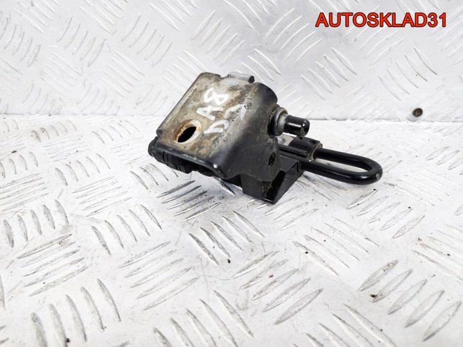 Петля двери передней левой Audi A8 D3 4E0831411A