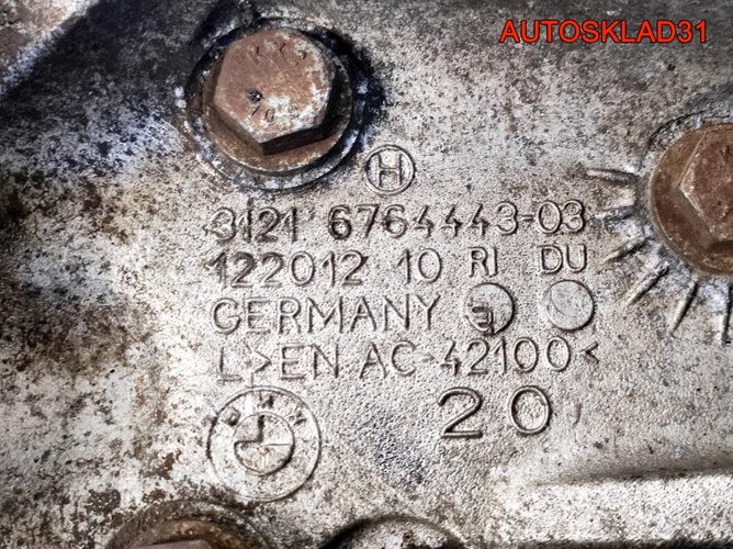 Кулак поворотный перед левый BMW E90 31216764443