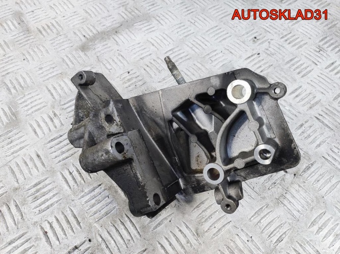 Кронштейн двигателя Ford Focus 1 98MM6F001A1A