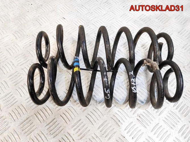 Пружина задняя комплект VW Golf Mk5