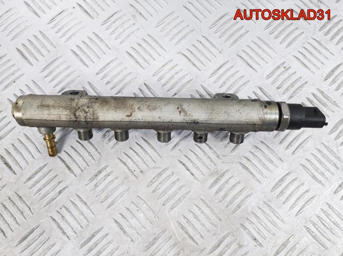 Рейка топливная Opel Movano 2,2 G9T 8200347593