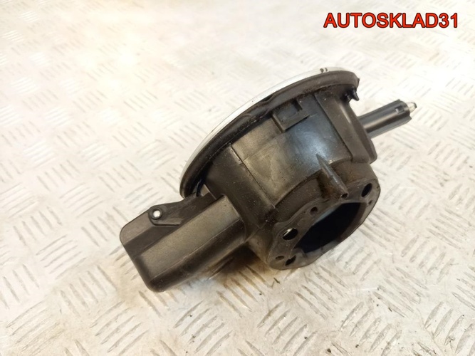 Лючок бензобака Hyundai i30 2007-2012 695102L000