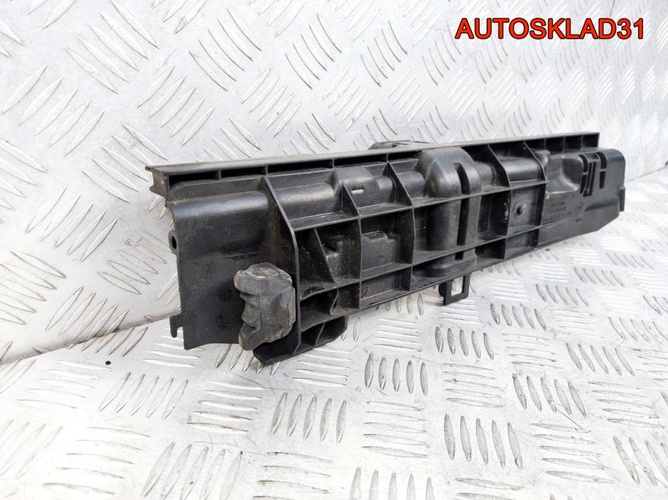 Кронштейн радиатора левый BMW E90 17107524912