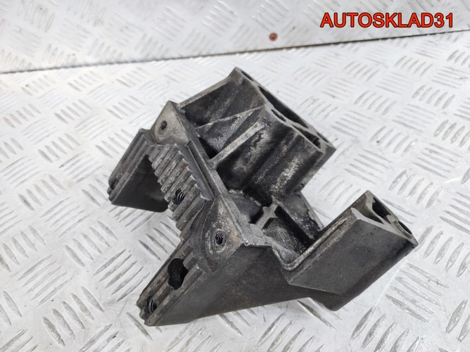 Кронштейн двигателя Renault Master 2 7700312867
