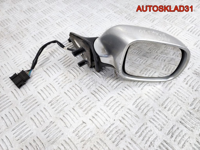 Зеркало правое Skoda Octavia A4 1U1857502C