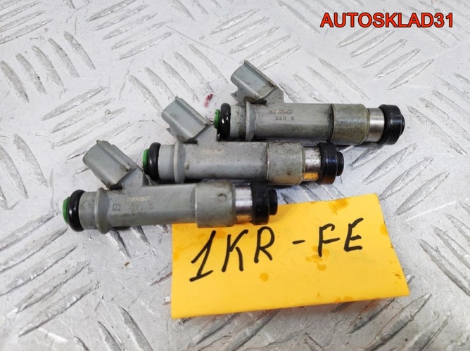 Форсунка топливная Peugeot 107 1KR-FE 2325000010