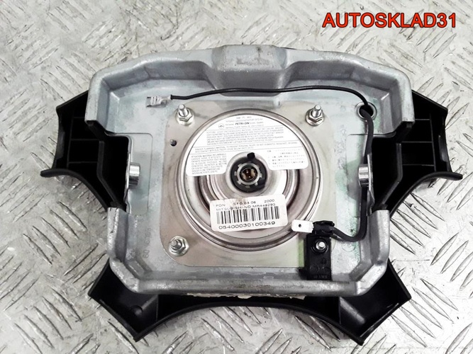 Как снять руль каризма А руль тебе на колени не надо! Mitsubishi Carisma, 1,6 л, 2001 года своими ру