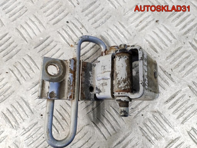 Петля двери передняя правая нижняя Audi A3 8L1