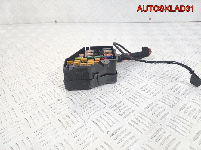 Блок предохранителей салонный Audi A8 D3 8D1941824
