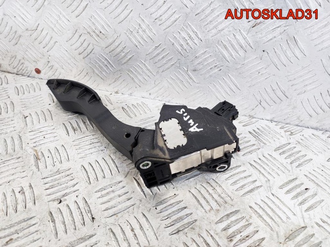 Педаль газа Toyota Auris 7811002020 Бензин