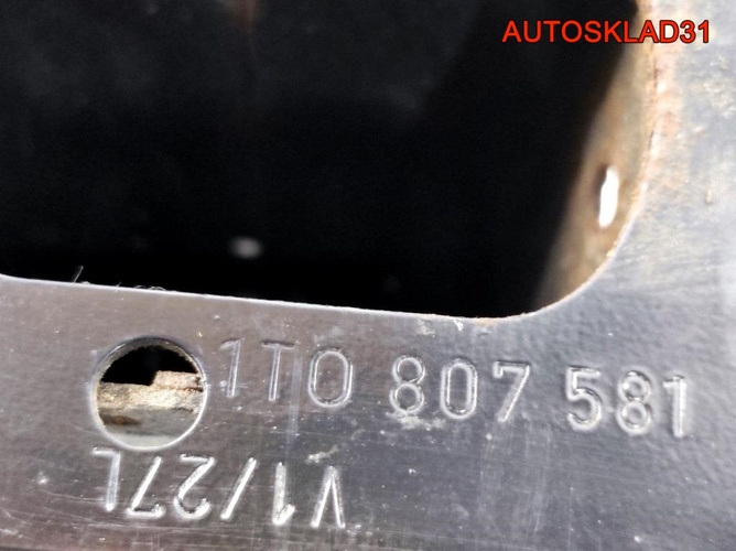 Усилитель переднего бампера VW Golf 5 1K0807109C