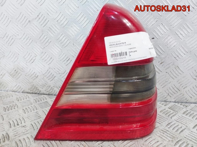 Фонарь задний правый Mercedes W202 A2028201064