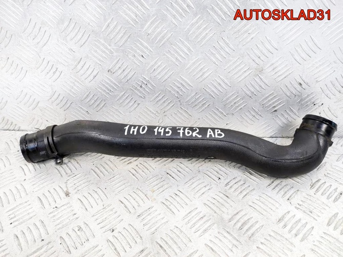 Патрубок интеркулера VW Golf Mk3 1H0145844F