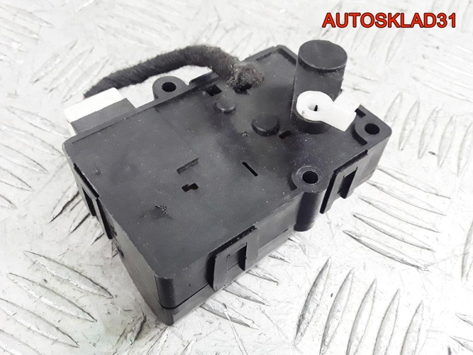 Моторчик заслонки печки Митсубиси Галант MR268260