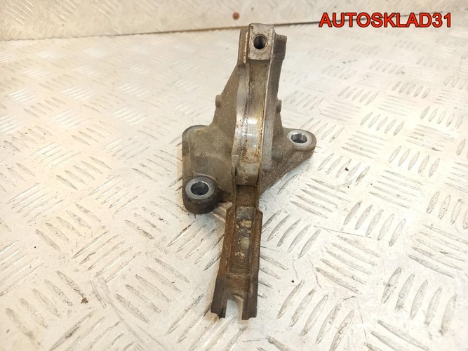 Кронштейн промвала Renault Megane 3 F9Q 8200644578